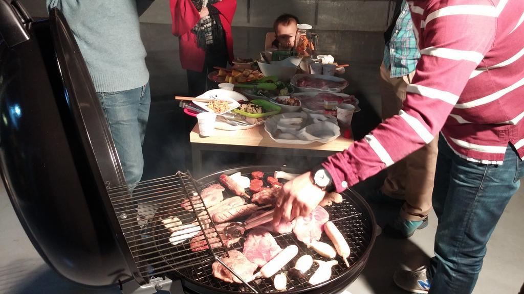 D.H Sinchon Guesthouse Seoul Exteriör bild