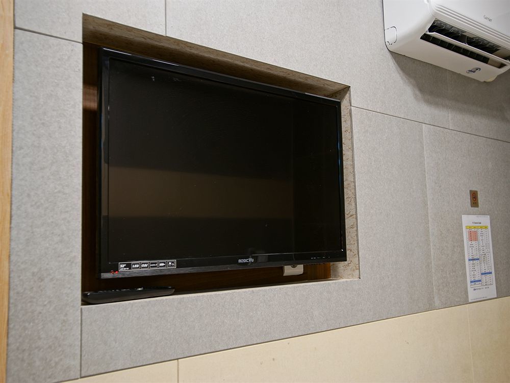 D.H Sinchon Guesthouse Seoul Exteriör bild